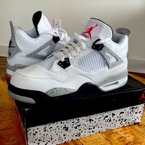 Air Jordan 4 Retro